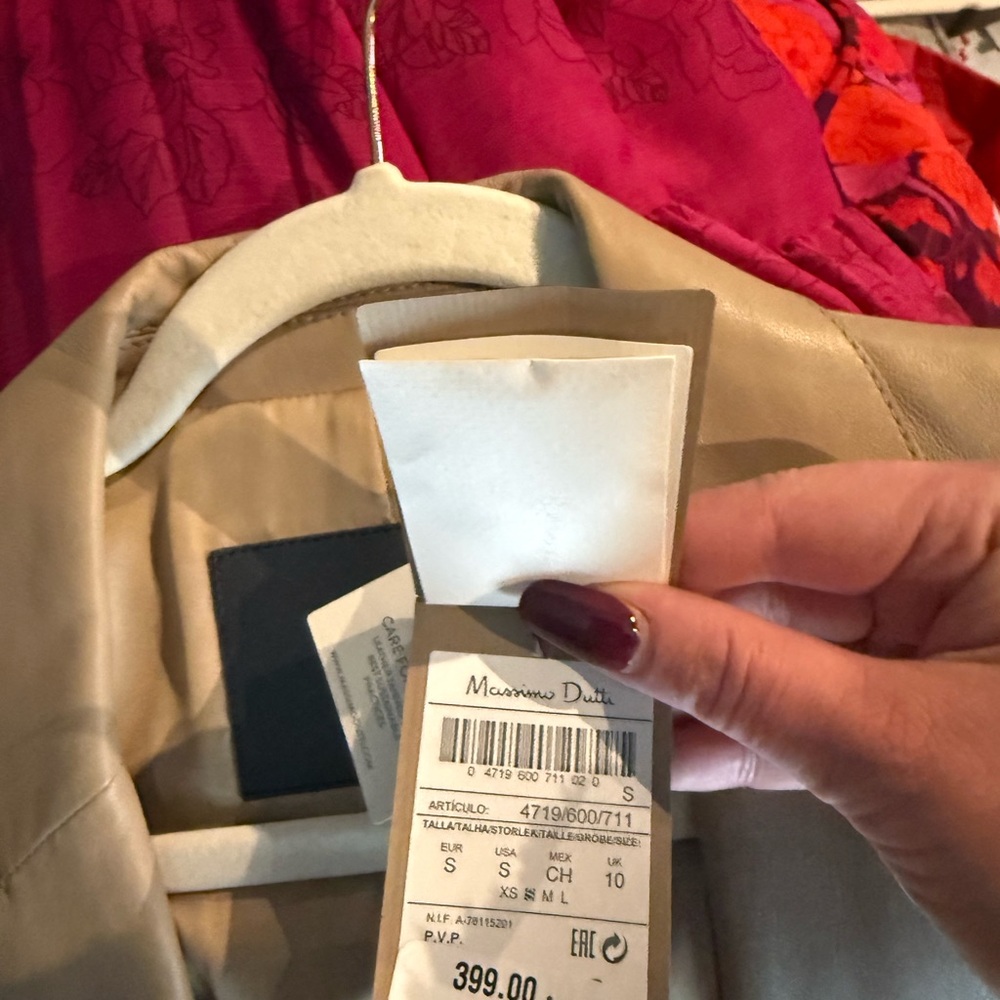 Massimo Dutti Women's Beige Leather Blazer - Picture 5 of 5